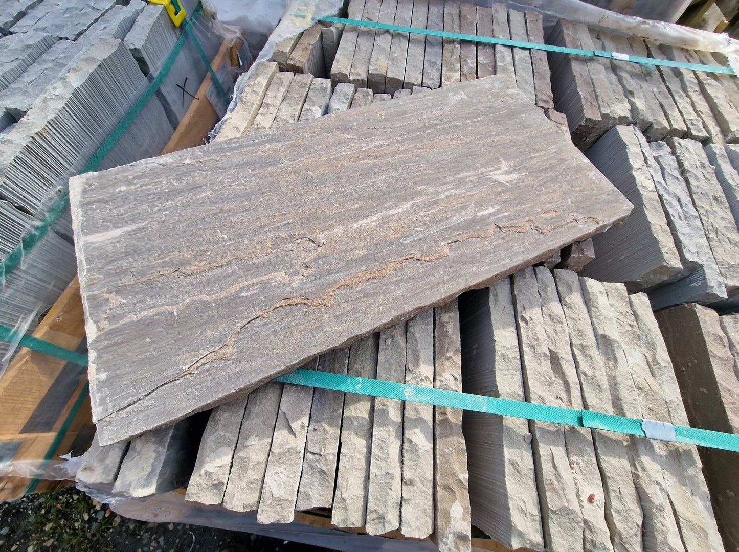 Raj Blend Coping Stones 600x290x30mm H/C Natural Riven Top