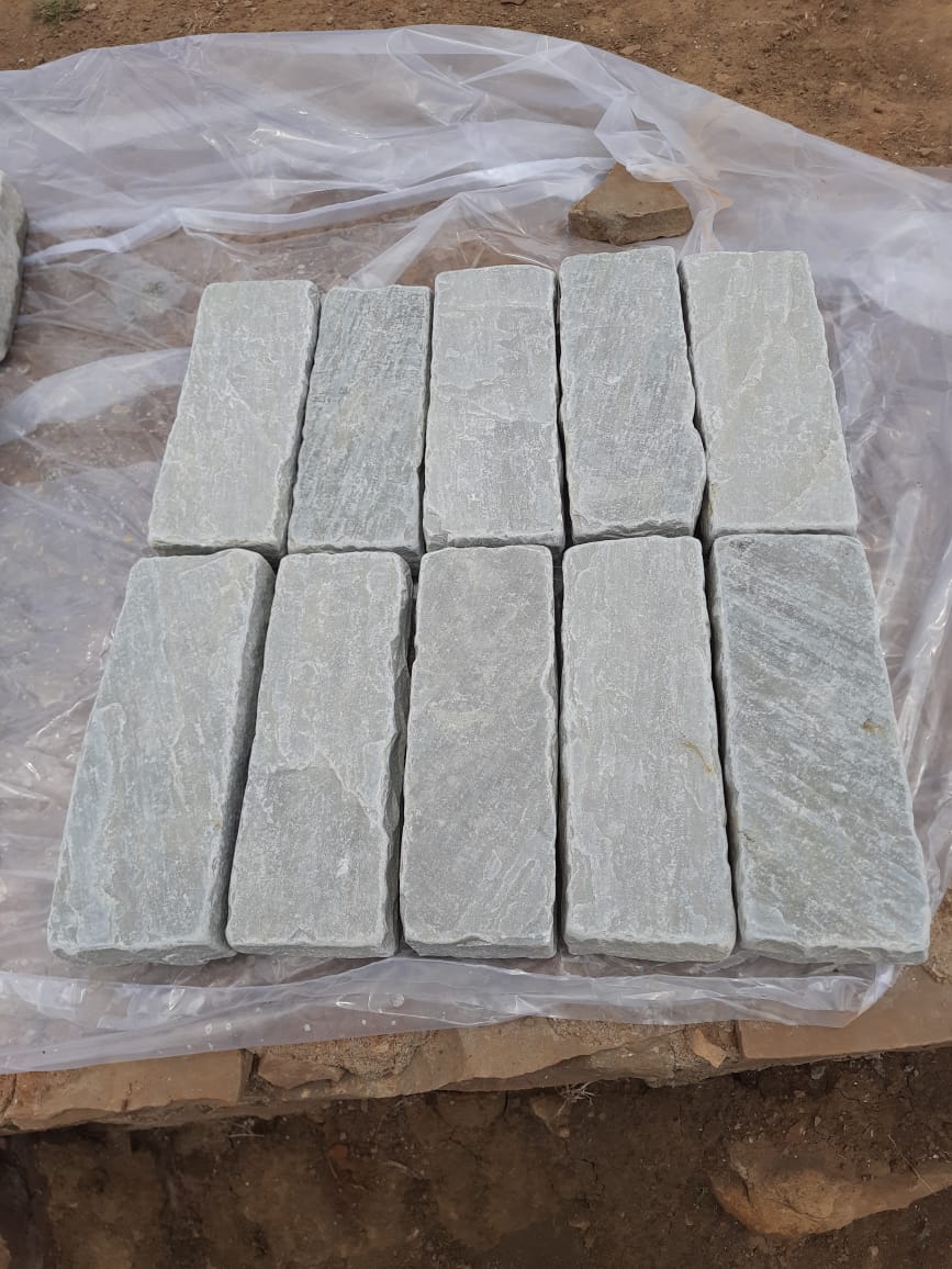 Kandla Grey Natural Stone Setts With Tumbled Edges