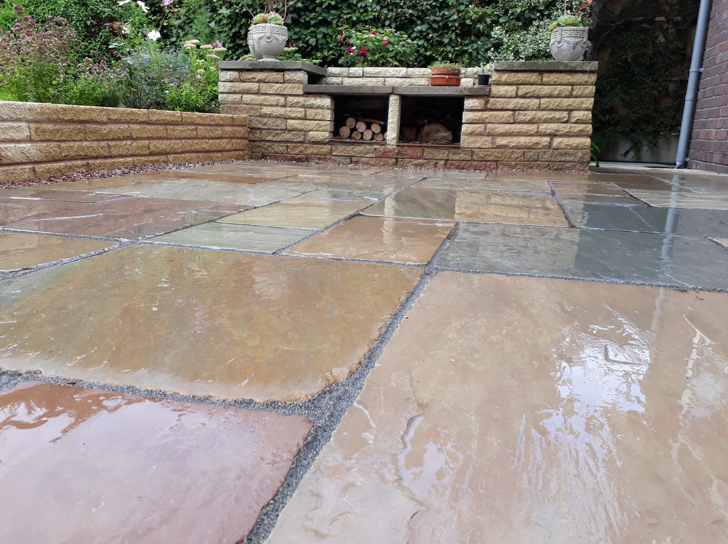 Raj Blend Tumbled Natural Stone Paving under £30m² Inc Vat